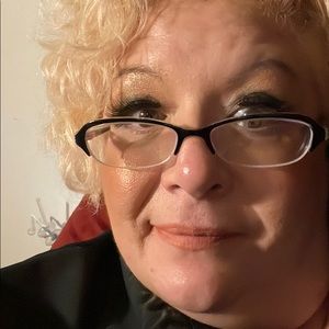 Meet your Posher, Lena